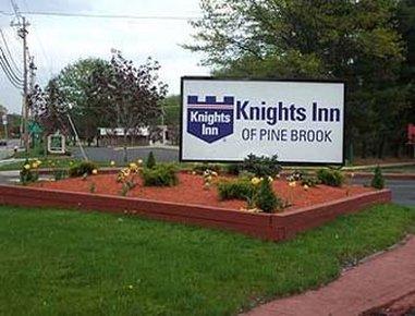 Knights Inn Of Pine Brook Exteriör bild